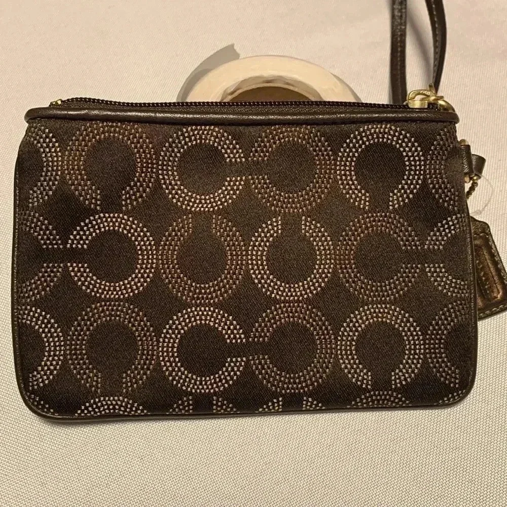 COACH Wristlet,NWT. - Picture 3 of 4